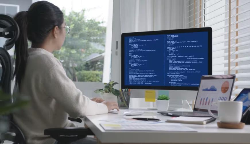 龙胜企业数字化解决方案：机器学习赋能商业模式升级的核心路径